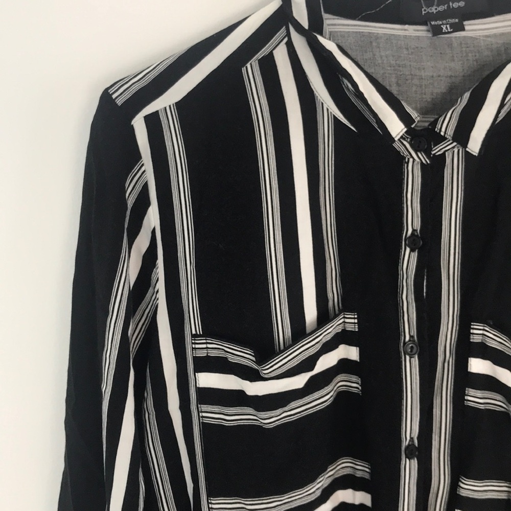 Buttoned down blouse - Picture 3 of 4